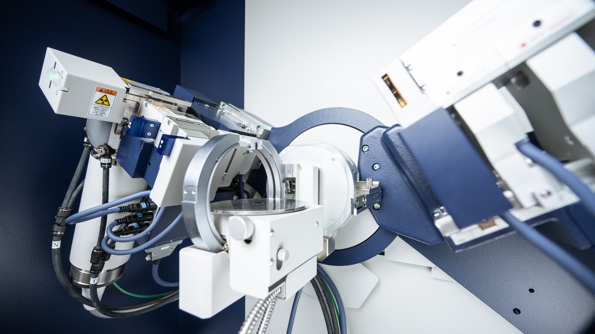 X-ray diffractometer for characterization of single crystals
